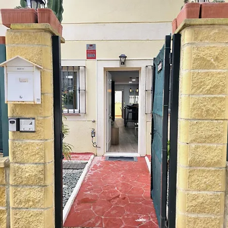 Rincon Del Sol Dorado 2 Bedroom With Private Parking شقة توريمولينوس
